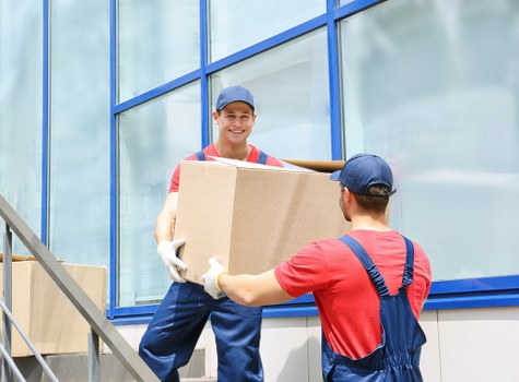 Packing and loading service for a Fulham flat move